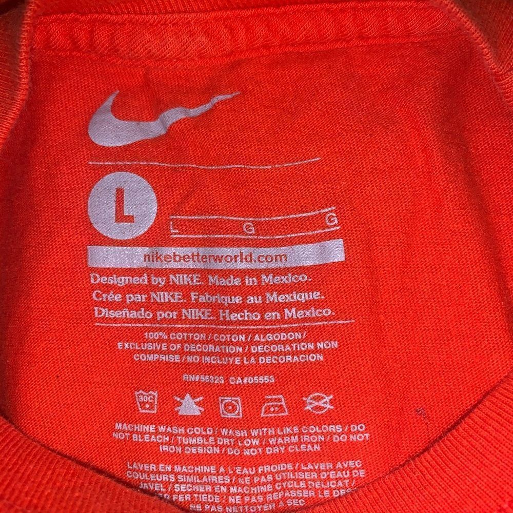 Boys Nike orange t-shirt size L - Picture 3 of 3